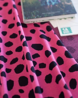 Vävd bomullsjacquard, Cheetah dots, pink