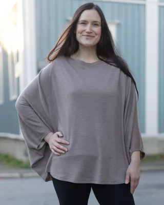 HYGGE poncho i merinoull, beige
